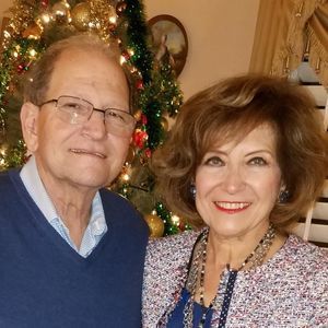 Meet your Posher, Mona